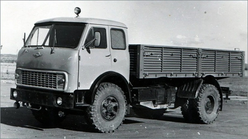 МАЗ-533501