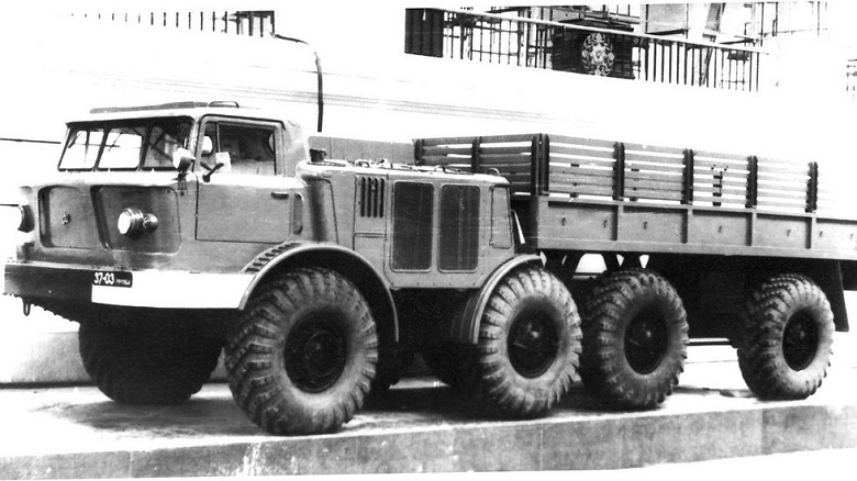 БАЗ-135Л4