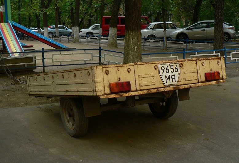 БАЗ-8113